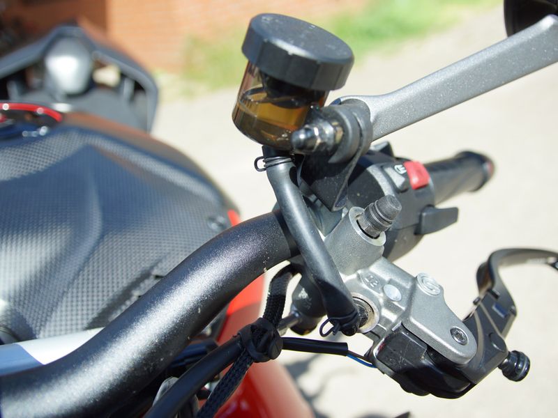bracket carbon fiber voor Ducati Streetfighter V2 / V4