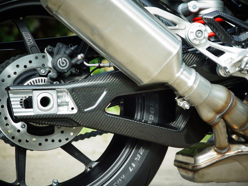 swingarmcover carbon for BMW