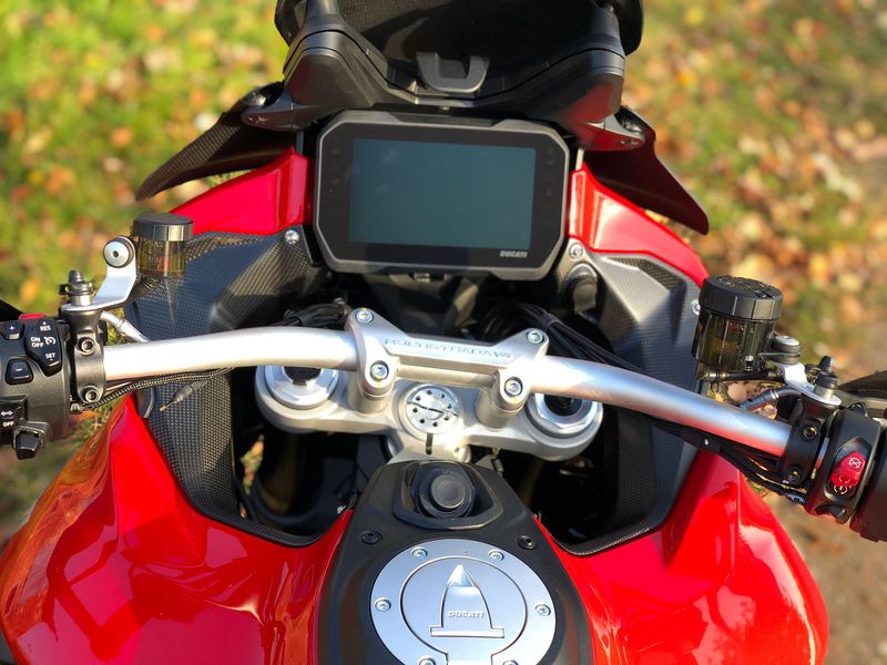 upper side panels Carbon for Ducati Multistrada V4