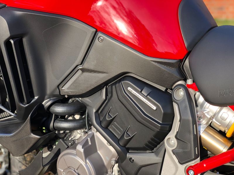 knee side fairings Carbon for Ducati Multistrada V4