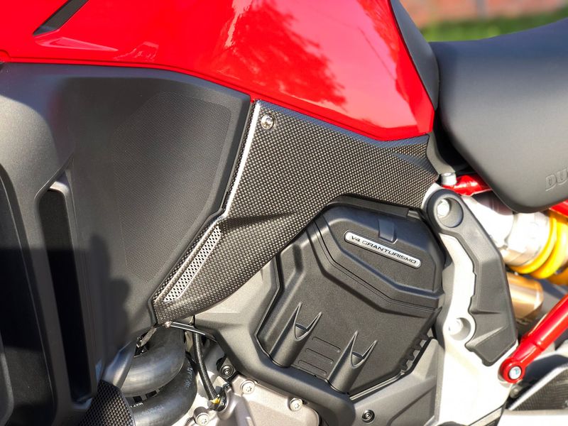 knee side fairings Carbon for Ducati Multistrada V4