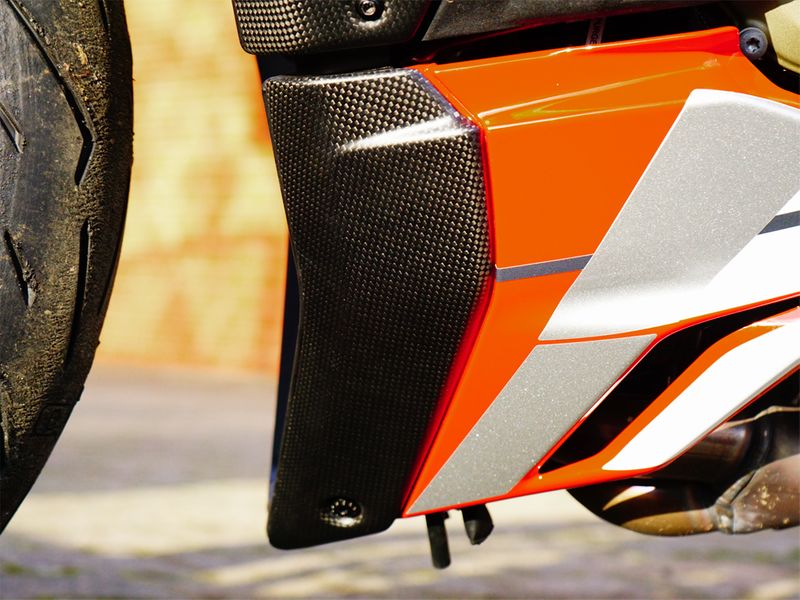 lower cooler cover  carbon for Ducati Streetfighter V4