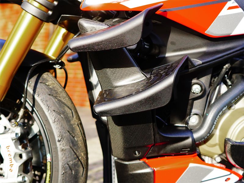upper cooler cover  carbon for Ducati Streetfighter V4