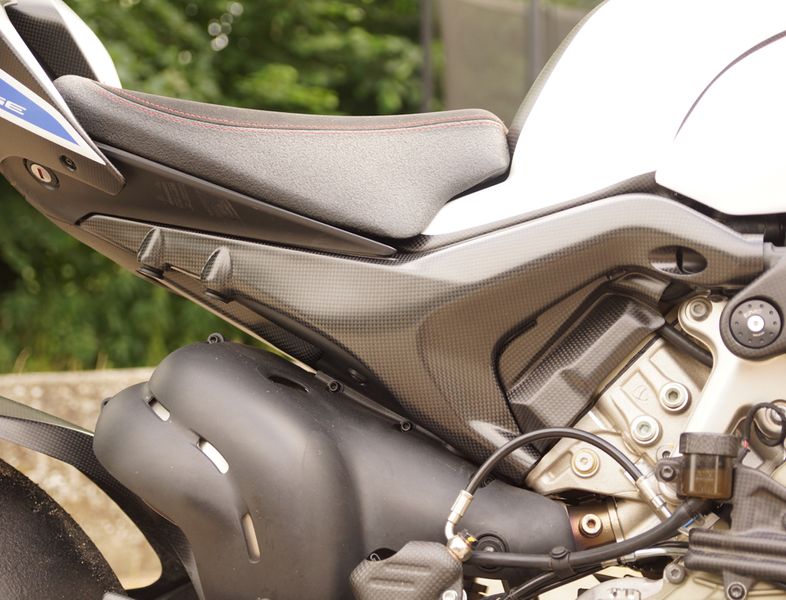 tail panels carbon Ducati Streetfighter V4