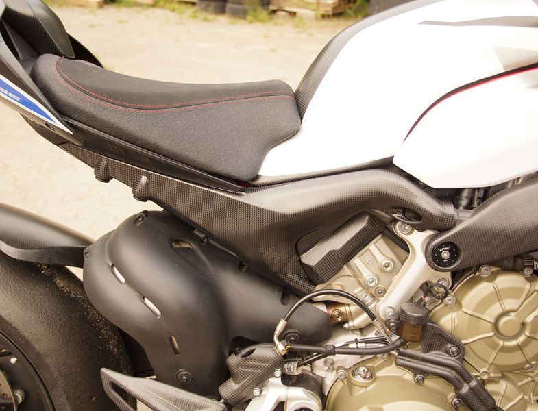 tail panels carbon Ducati Streetfighter V4