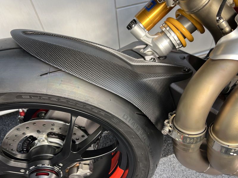 rear hugger carbon for Ducati Hypermotard 939/ 950