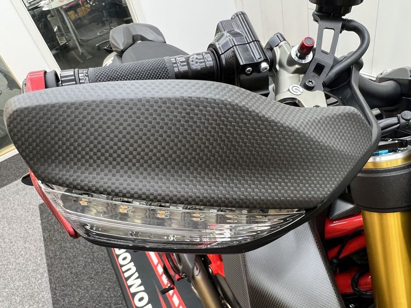 hand protectors carbon for Ducati Hypermotard 950