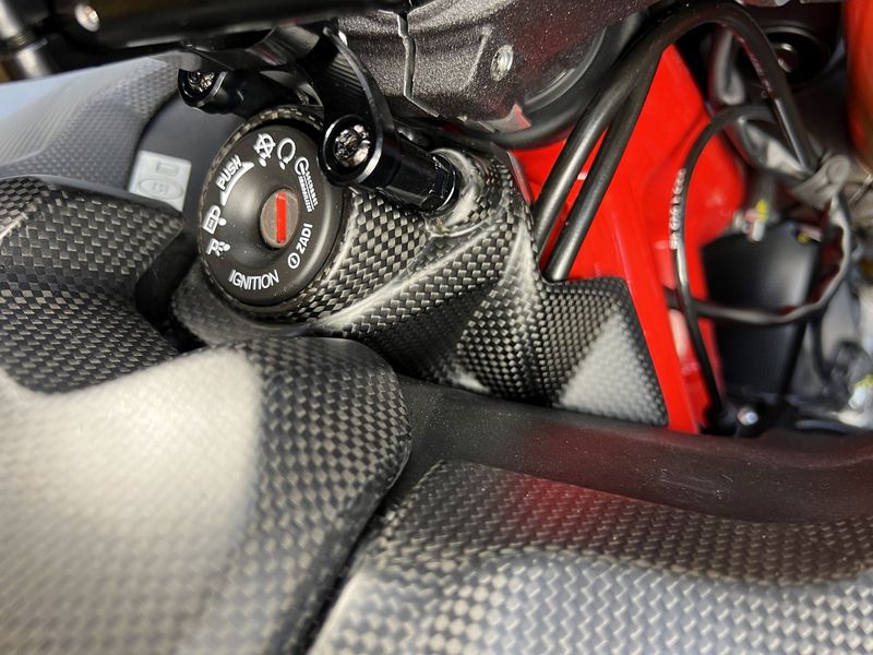 Keycover carbon for Ducati Hypermotard 950