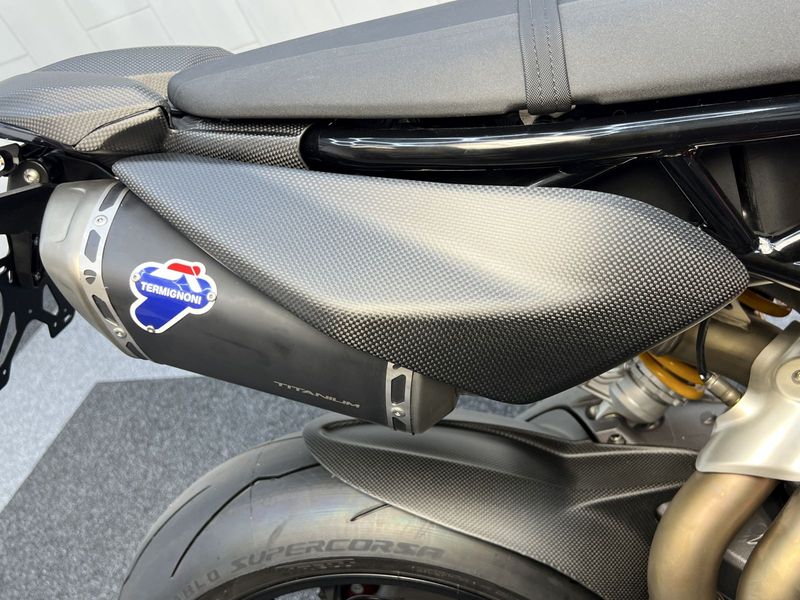 side panels exhaust carbon for Ducati Hypermotard 950