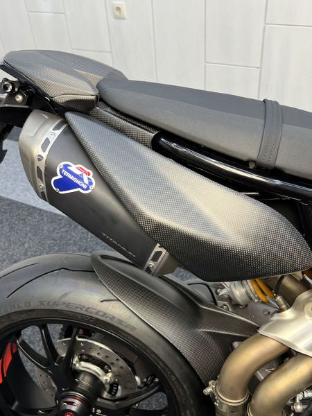 side panels exhaust carbon for Ducati Hypermotard 950
