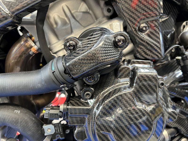 waterpump cover carbon for BMW