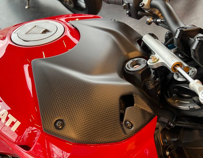 Tank cover carbon for Ducati Streetfighter V4