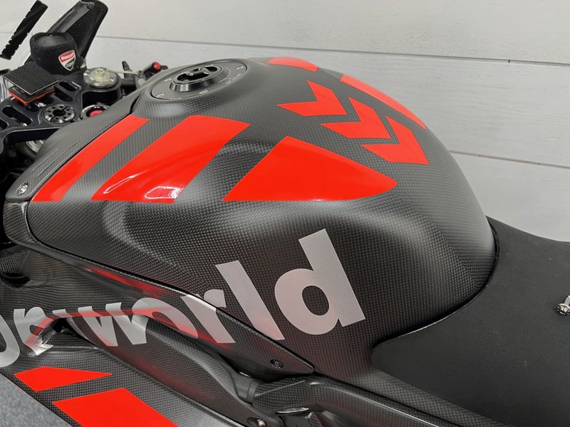 full tank cover carbon fiber Ducati Panigale V4 2022-2024 Streetfighter 2023-2024