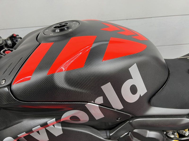 full tank cover carbon fiber Ducati Panigale V4 2022-2024 Streetfighter 2023-2024