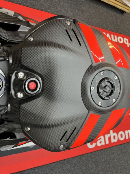 Tank cover carbon performance style for Ducati Panigale V4 2022-2024