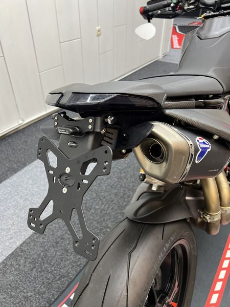 tail cover carbon for Ducati Hypermotard 950