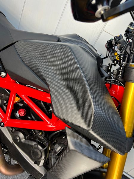 fuel tank side panels carbon for Ducati Hypermotard 950