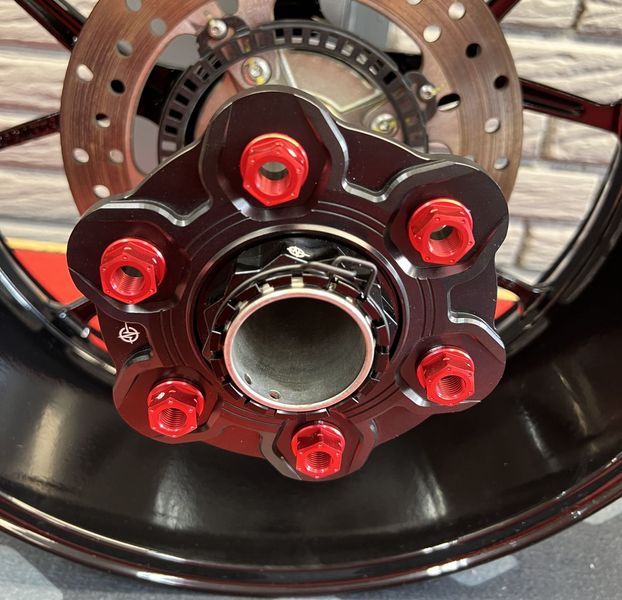 Ducati wieldop zwart