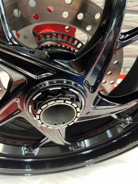 Ducati wielmoer zwart bicolor