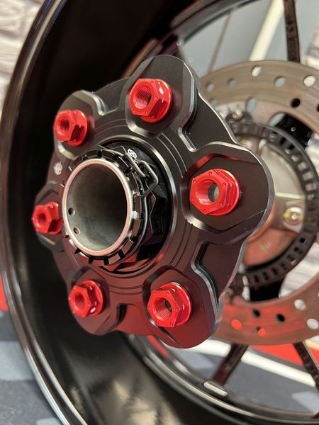 Ducati tandwieldrager zwart speciaal design