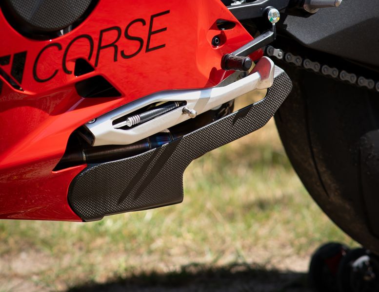exhaust cover carbon for Ducati Panigale V4