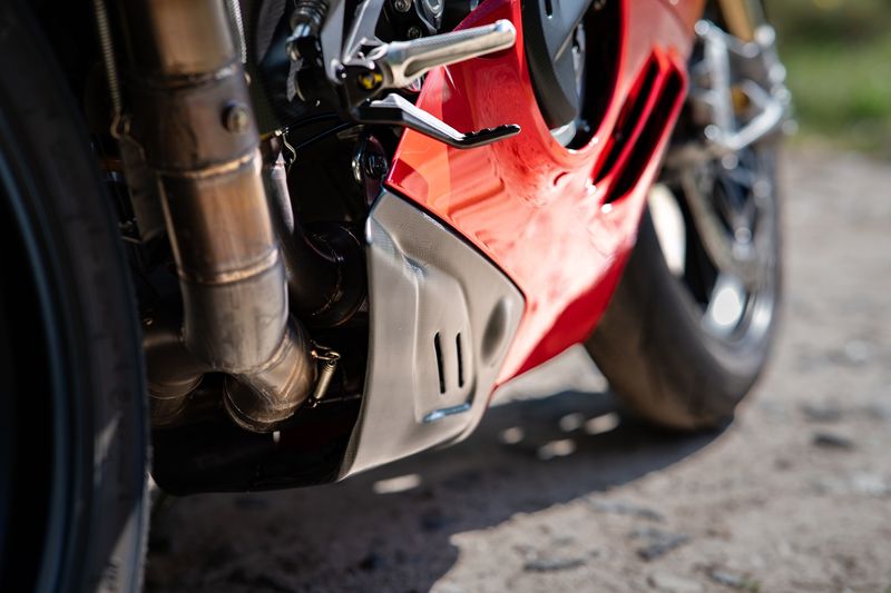 exhaust cover carbon for Ducati Panigale V4