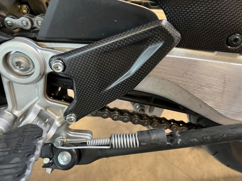 heelguards carbon fiber Ducati 698 Mono