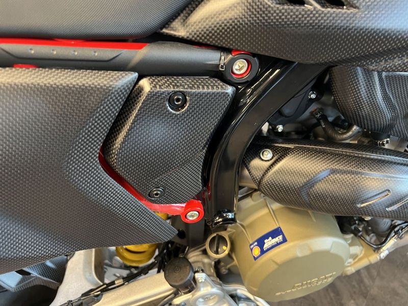 small side covers carbon fiber Ducati 698 Mono
