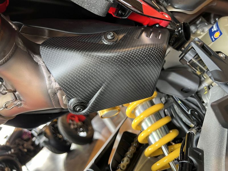 small exhaust cover carbon fiber Ducati 698 Mono