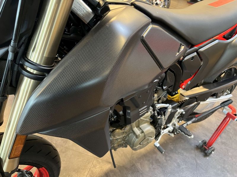 fuel tank panels carbon fiber Ducati 698 Mono