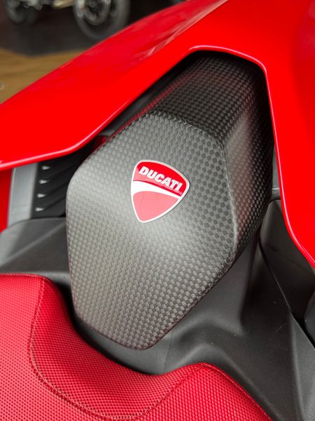 rear seat cover carbon for Panigale V2 / V4, Streetfighter V2 / V4 Ducati Logo
