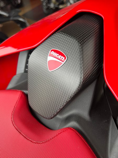 rear seat cover carbon for Panigale V2 / V4, Streetfighter V2 / V4 Ducati Logo