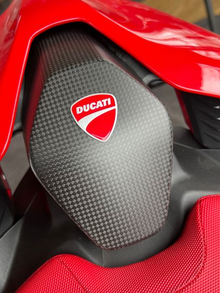 rear seat cover carbon for Panigale V2 / V4, Streetfighter V2 / V4 Ducati Logo