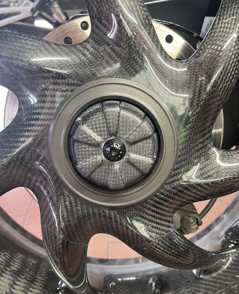 Carbon Plug Rear Axle Ducati Streetfighter V4 Panigale V4
