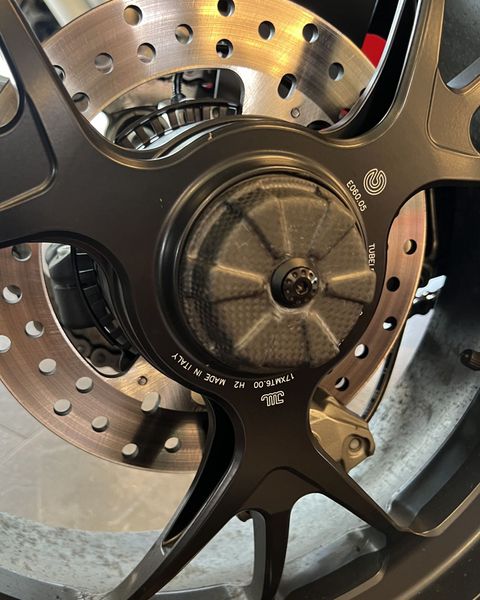 Carbon Plug Rear Axle Ducati Streetfighter V4 Panigale V4