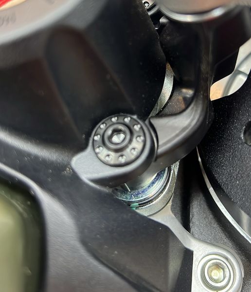 Ducati V2 V4 titanium bouten sleutelbeschermer zwart