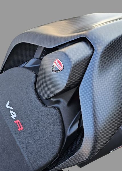 rear seat cover carbon for Panigale V2 / V4, Streetfighter V2 / V4 Ducati Corse Batch