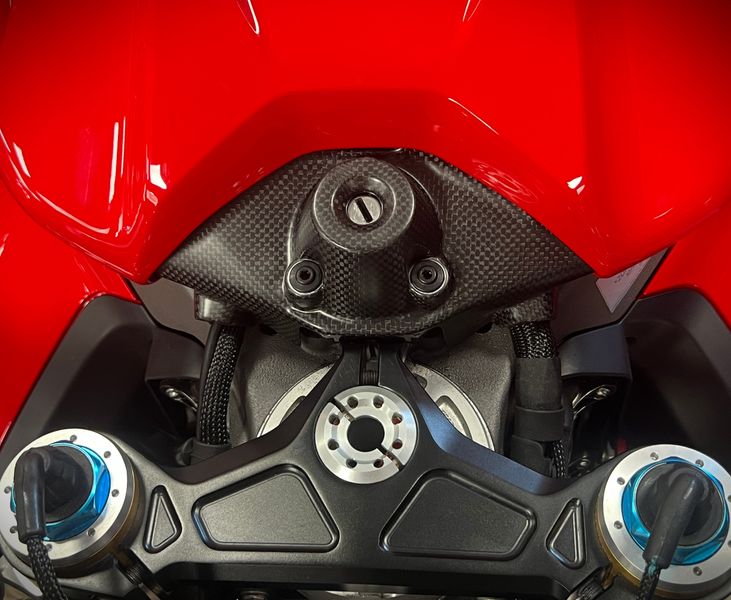 key guard carbonfiber Ducati Panigale V4 2025-