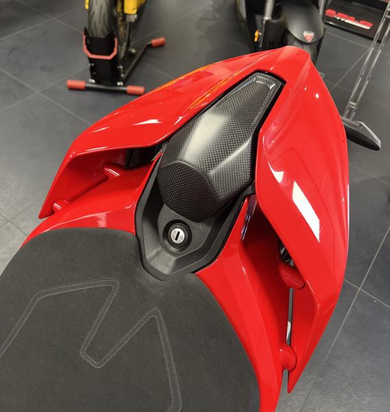 small seatcover carbonfiber Ducati Panigale Streetfighter V4 2025-