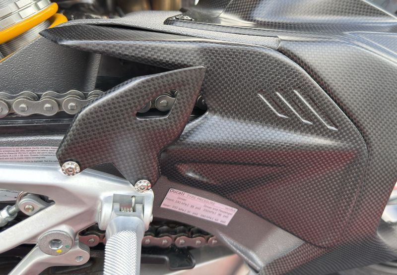 Chainguard Cover Carbon Fiber Ducati Panigale Streetfighter V4 2025-