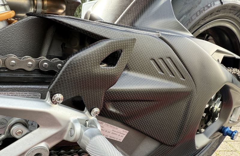 Chainguard Cover Carbon Fiber Ducati Panigale Streetfighter V4 2025-