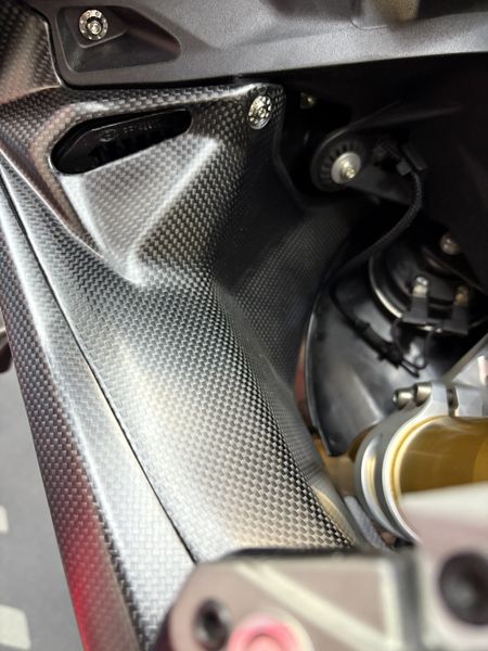 innner side covers carbonfiber Ducati Panigale V4 2025-
