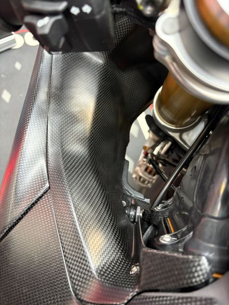 innner side covers carbonfiber Ducati Panigale V4 2025-