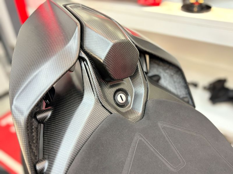 subframe bracket carbonfiber Ducati Panigale V4 2025-