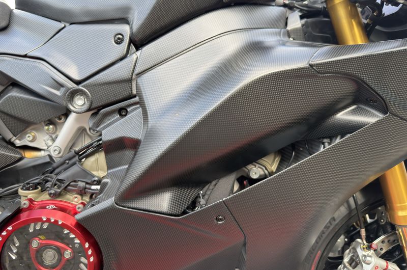 fairing sidecovers carbonfiber Ducati Panigale V4 2025-