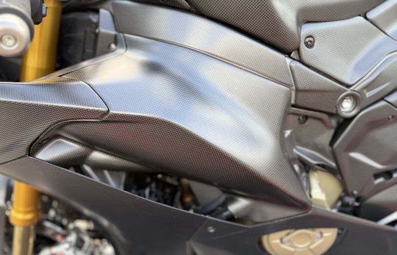 fairing sidecovers carbonfiber Ducati Panigale V4 2025-