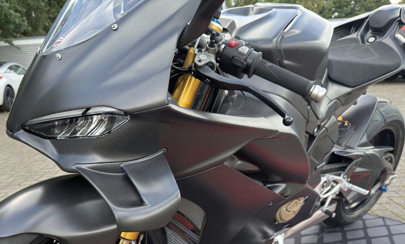 lower front fairing carbonfiber Ducati Panigale V4 2025-