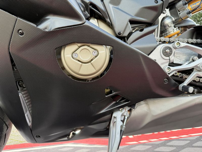 lower fairing carbonfiber Ducati Panigale V4 2025-