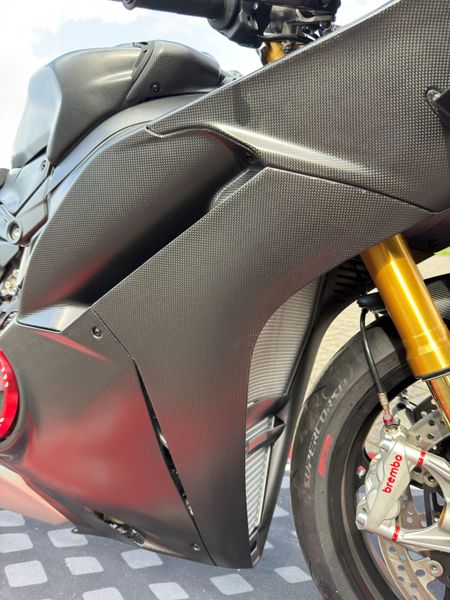 main fairing panel carbonfiber Ducati Panigale V4 2025-