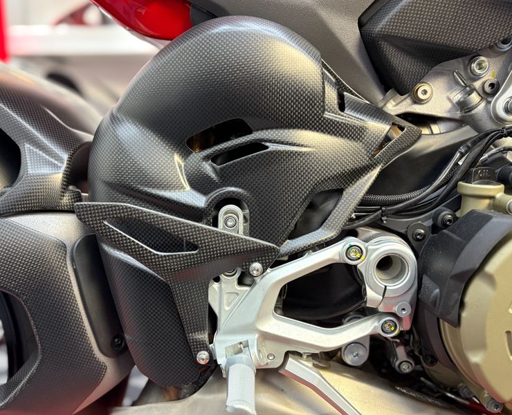 heatguard carbonfiber Ducati Streetfighter V4 2025-